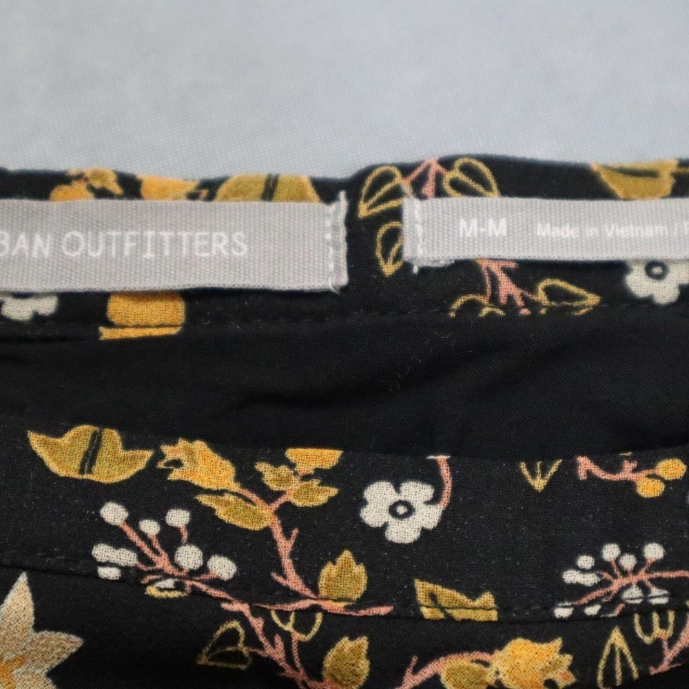 Urban Outfitters Floral Ruffle Mini Skirt Black Ditsy Boho Whimsigoth Medium - Picture 2 of 6
